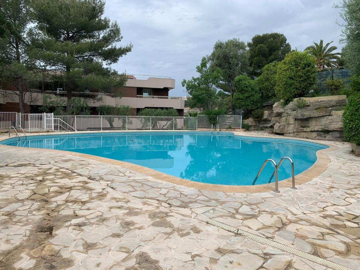 Ferienwohnung Nice, Grand Studio - Piscine - Terrasse Vue Mer Exterior foto
