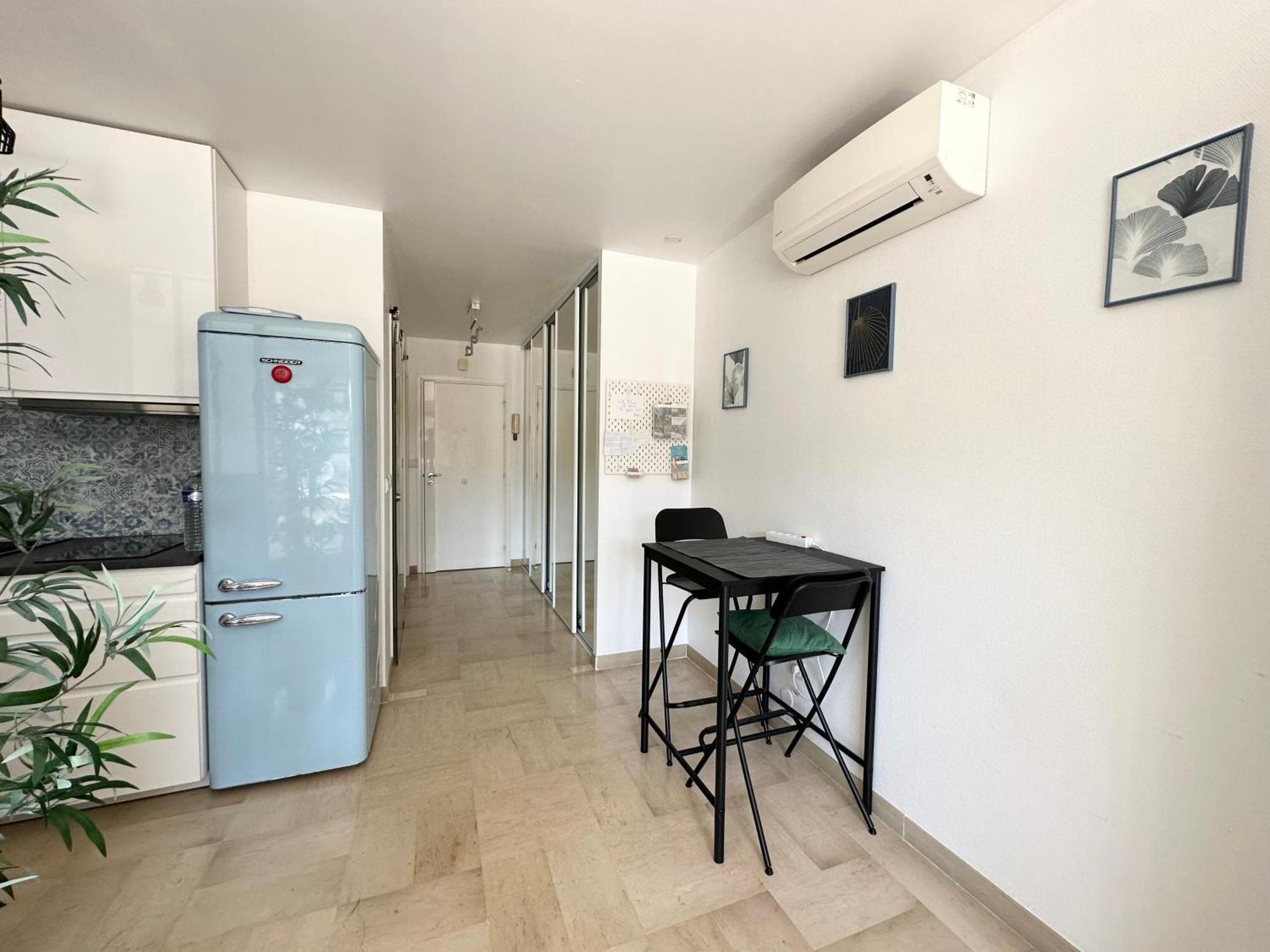 Ferienwohnung Nice, Grand Studio - Piscine - Terrasse Vue Mer Exterior foto