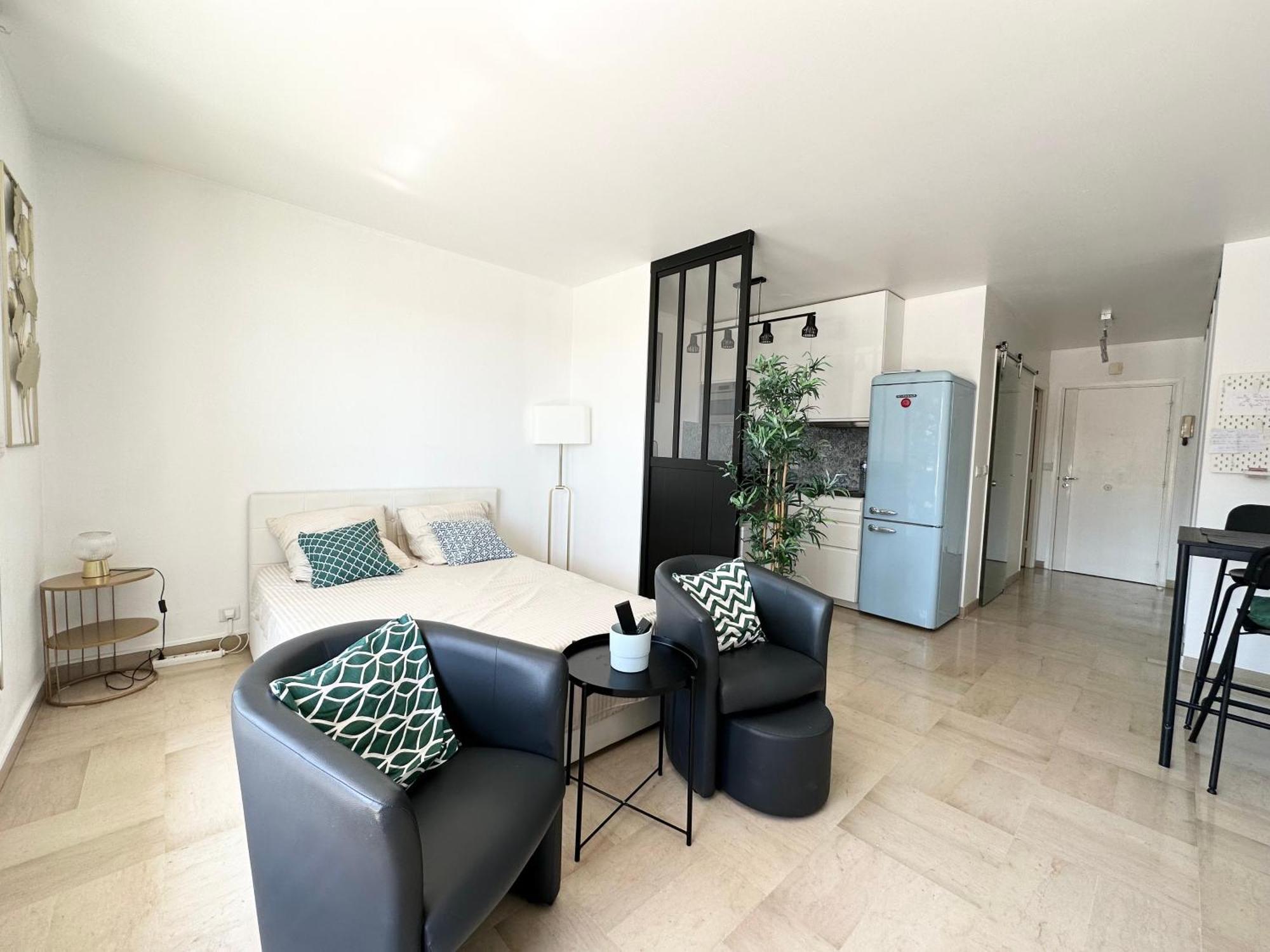 Ferienwohnung Nice, Grand Studio - Piscine - Terrasse Vue Mer Exterior foto